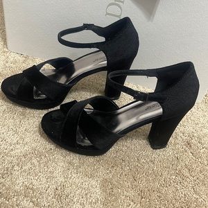 Black dress shoes